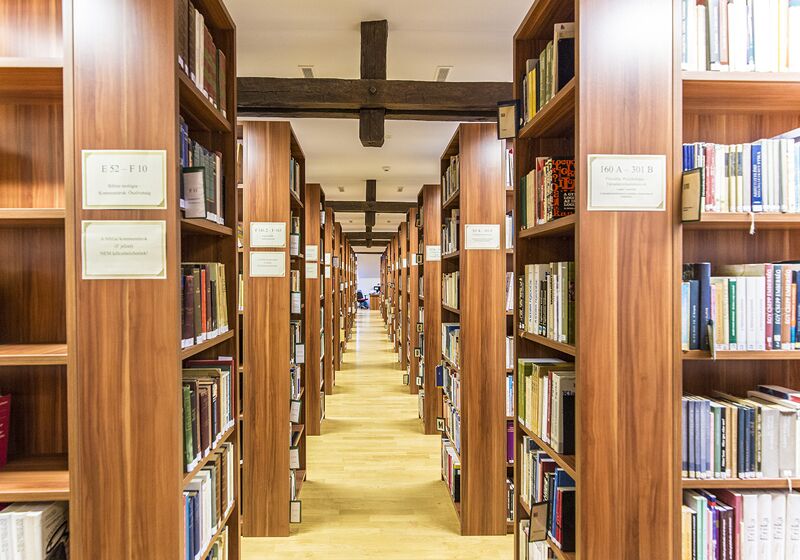 Mobilier bibliotecă